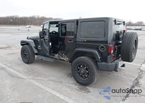 2013 Jeep Wrangler Unlimited Sahara из США, поврежденный, VIN 1C4BJWEG2DL678252